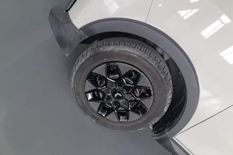 Used Wuling Hongguang MINIEV 2022 GAMEBOY 200km Gaming Edition with Lithium Iron Phosphate Left Front Wheel Hub