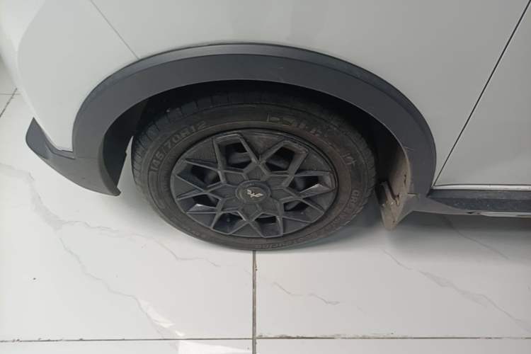 Used Wuling Hongguang MINIEV 2022 GAMEBOY 200km Gaming Edition with Lithium Iron Phosphate Left Front Wheel Hub