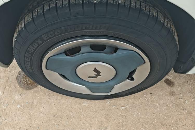 Used Wuling Hongguang MINIEV 2022 Macaron Premium Model – Lithium Iron Phosphate Left Front Wheel Hub