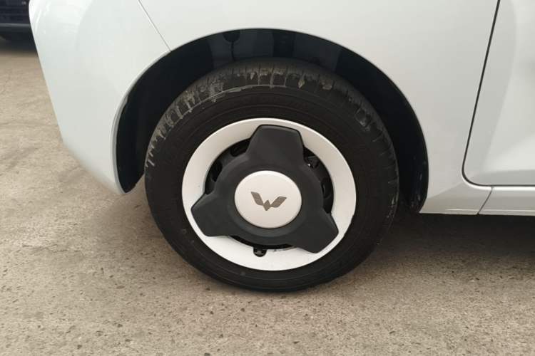 Used Wuling Hongguang MINIEV 2022 Easy Version Lithium Iron Phosphate Left Front Wheel Hub