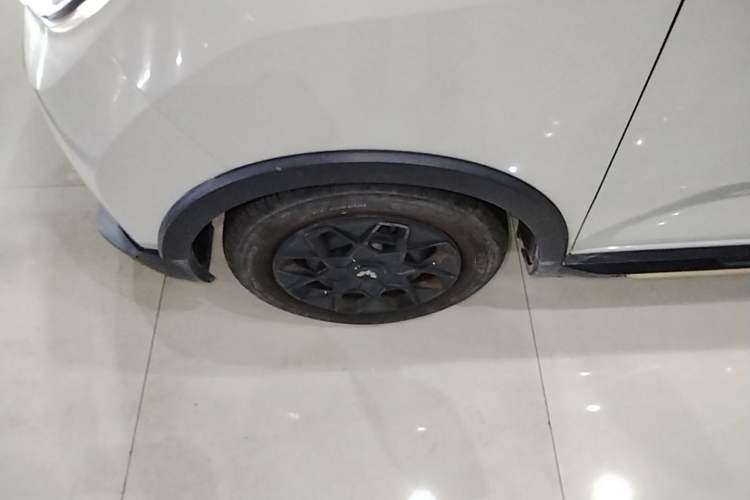 Used Wuling Hongguang MINIEV 2022 GAMEBOY 200km Gaming Edition with Lithium Iron Phosphate Left Front Wheel Hub