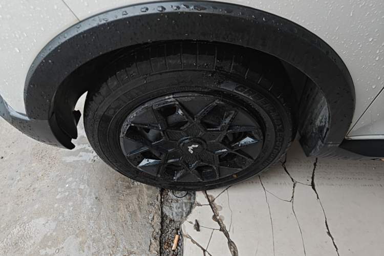 Used Wuling Hongguang MINIEV 2022 GAMEBOY 200km Gaming Edition with Lithium Iron Phosphate Left Front Wheel Hub