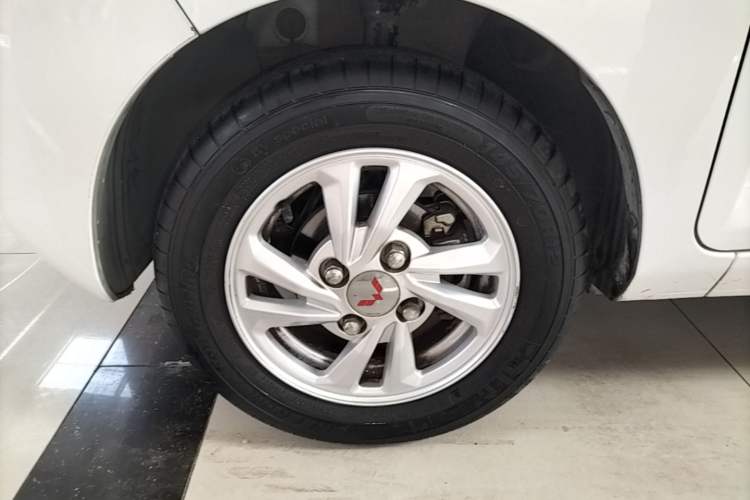 Used Wuling Hongguang MINIEV 2022 Enjoy Edition Lithium Iron Phosphate Left Front Wheel Hub