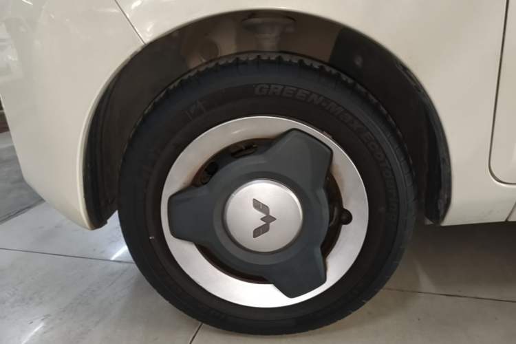 Used Wuling Hongguang MINIEV 2022 Macaron Premium Model – Lithium Iron Phosphate Left Front Wheel Hub