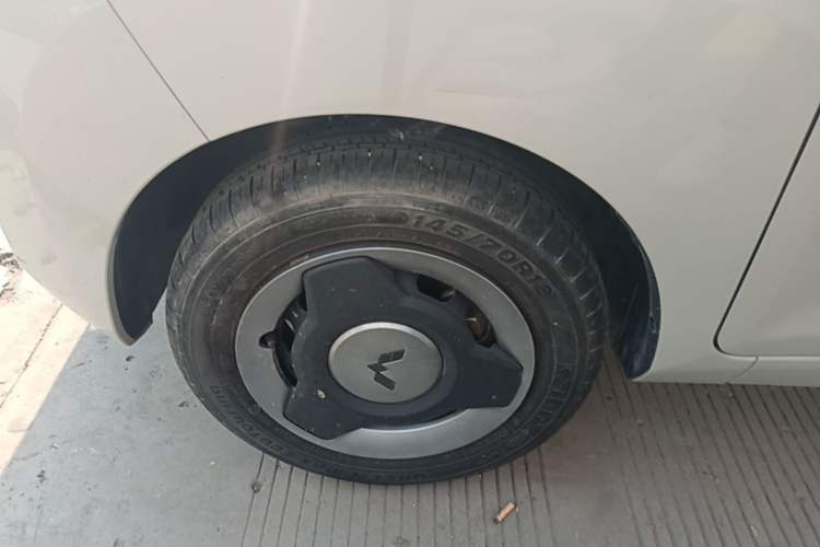 Used Wuling Hongguang MINIEV 2022 Macaron Premium Model – Lithium Iron Phosphate Left Front Wheel Hub