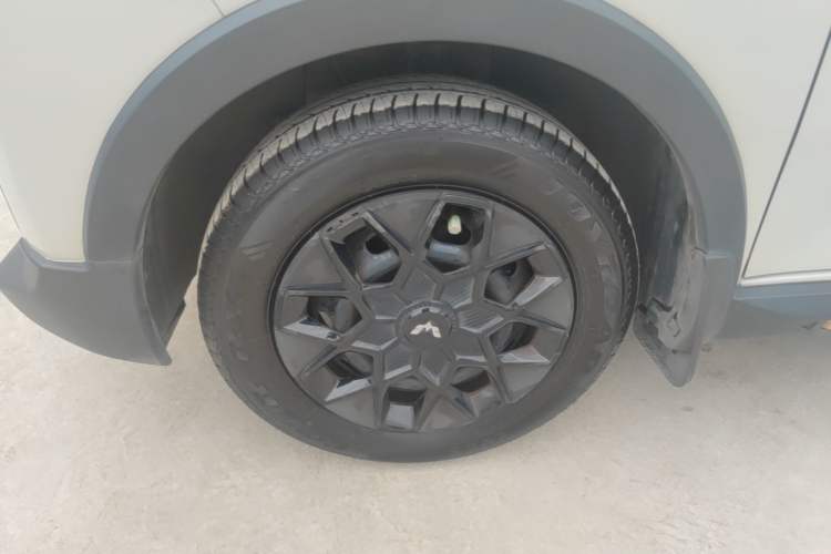 Used Wuling Hongguang MINIEV 2022 GAMEBOY 200km Gaming Edition with Lithium Iron Phosphate Left Front Wheel Hub