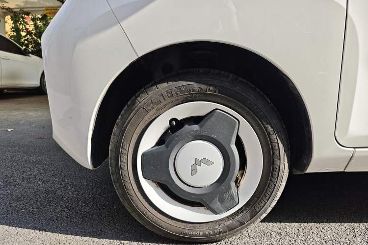 Used Wuling Hongguang MINIEV 2022 Enjoy Edition Lithium Iron Phosphate Left Front Wheel Hub