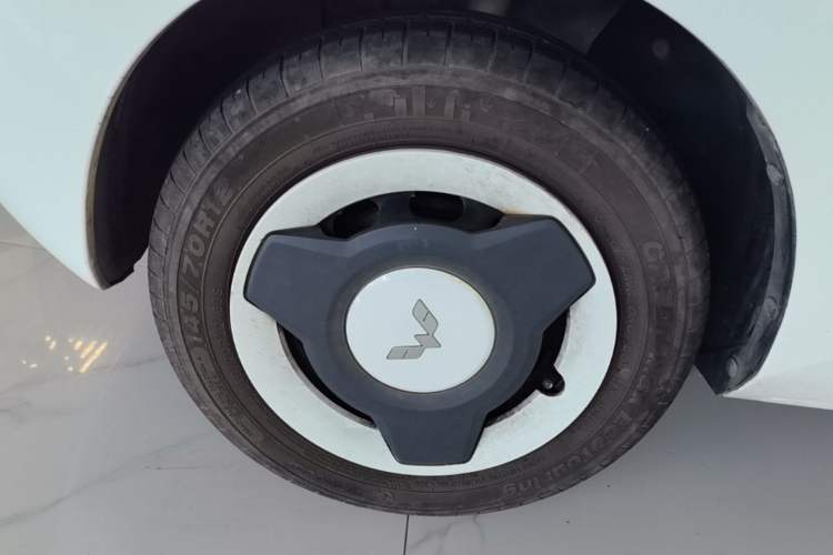 Used Wuling Hongguang MINIEV 2022 Enjoy Edition Lithium-Ion Battery Left Front Wheel Hub