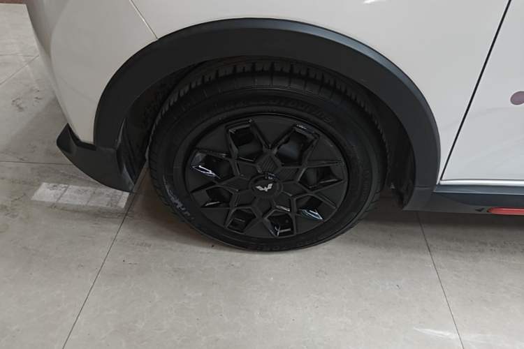 Used Wuling Hongguang MINIEV 2022 GAMEBOY 300km Enthusiast Model with Lithium Iron Phosphate Left Front Wheel Hub