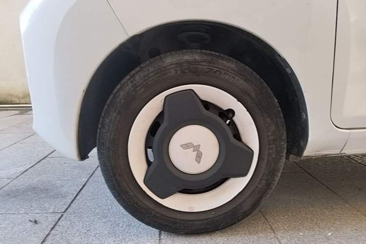 Used Wuling Hongguang MINIEV 2022 Macaron Premium Model – Lithium Iron Phosphate Left Front Wheel Hub