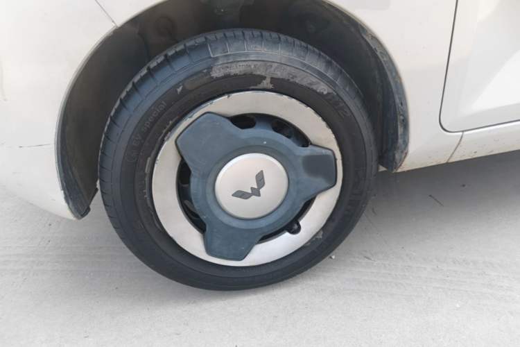 Used Wuling Hongguang MINIEV 2022 Macaron Premium Model – Lithium Iron Phosphate Left Front Wheel Hub