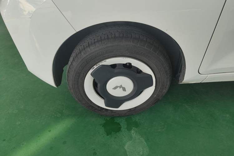 Used Wuling Hongguang MINIEV 2022 Easy Version Lithium Iron Phosphate Left Front Wheel Hub