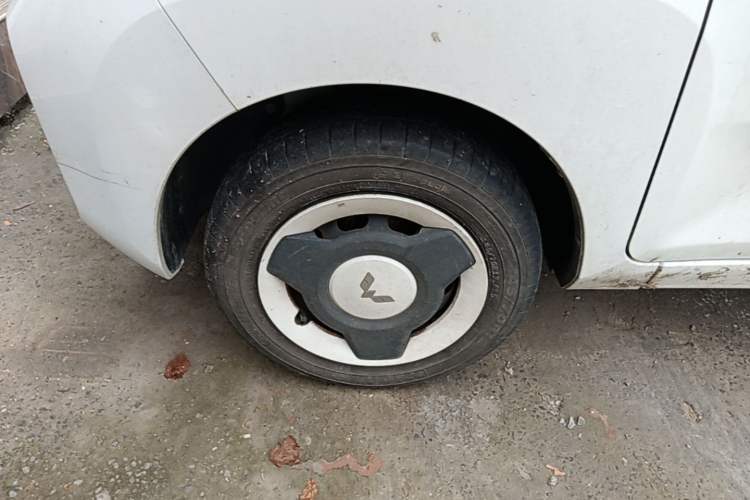 Used Wuling Hongguang MINIEV 2022 Easy Version Lithium-NMC Left Front Wheel Hub