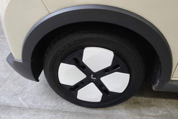 Used Wuling Hongguang MINIEV 2022 GAMEBOY 300km Enthusiast Model with Lithium Iron Phosphate Left Front Wheel Hub