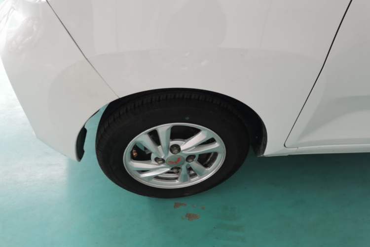 Used Wuling Hongguang MINIEV 2022 Zizai Version Lithium Iron Phosphate Left Front Wheel Hub