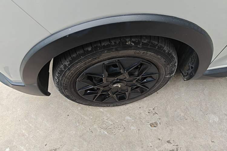 Used Wuling Hongguang MINIEV 2022 GAMEBOY 300km Enthusiast Model with Lithium Iron Phosphate Left Front Wheel Hub