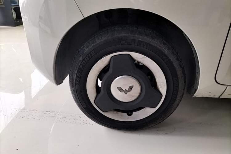 Used Wuling Hongguang MINIEV 2022 Macaron Premium Model – Lithium Iron Phosphate Left Front Wheel Hub