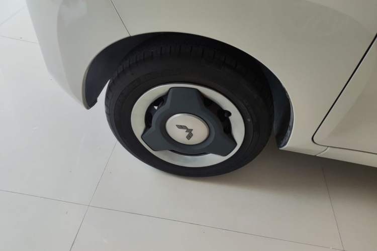 Used Wuling Hongguang MINIEV 2022 Macaron Premium Model – Lithium Ternary Battery Left Front Wheel Hub
