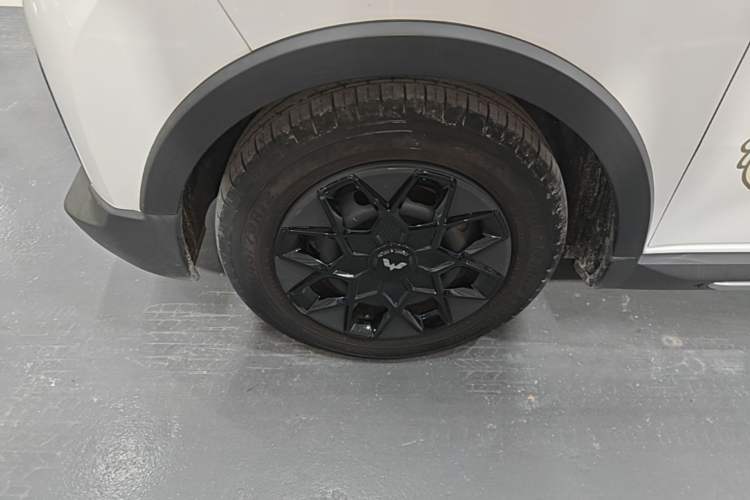 Used Wuling Hongguang MINIEV 2022 GAMEBOY 300km Enthusiast Model with Lithium Iron Phosphate Left Front Wheel Hub