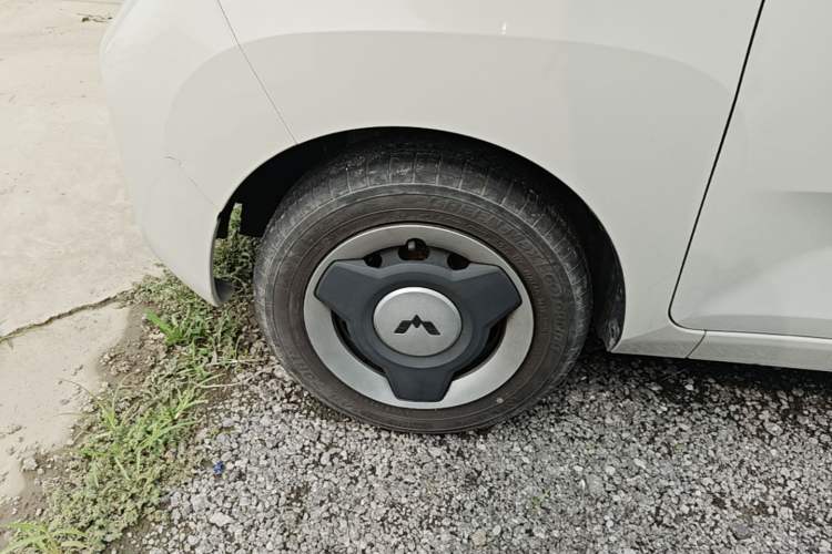 Used Wuling Hongguang MINIEV 2022 Macaron Premium Model – Lithium Iron Phosphate Left Front Wheel Hub