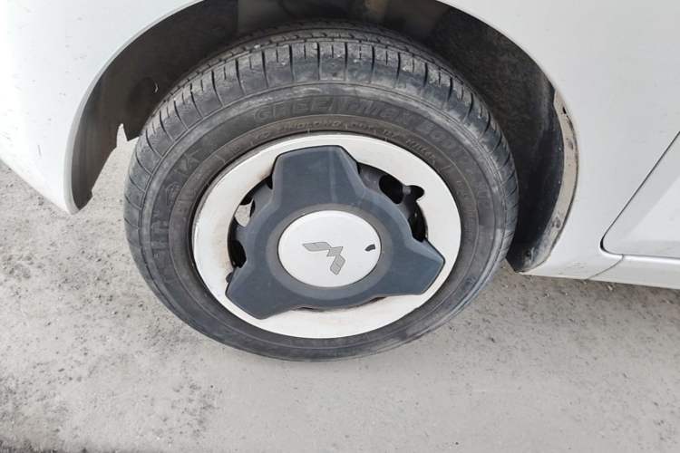 Used Wuling Hongguang MINIEV 2022 Easy Version Lithium-NMC Left Front Wheel Hub