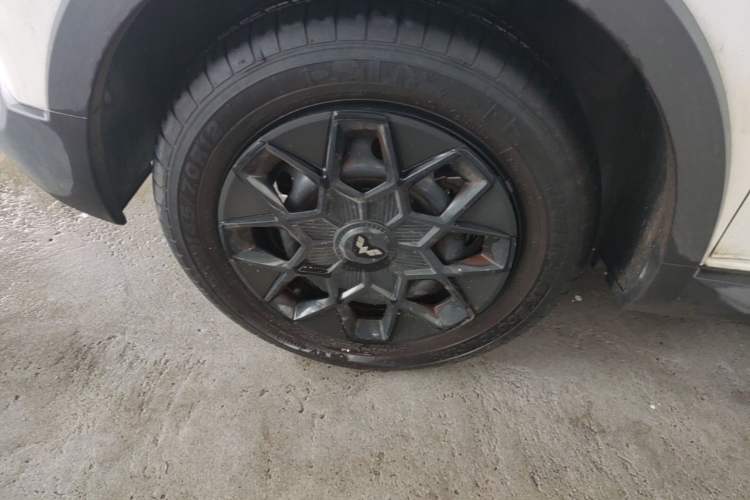 Used Wuling Hongguang MINIEV 2022 GAMEBOY 200km Gaming Edition with Lithium Iron Phosphate Left Front Wheel Hub
