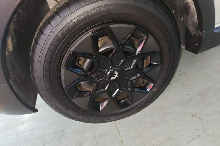 Used Wuling Hongguang MINIEV 2022 GAMEBOY 200km Gaming Edition with Lithium Iron Phosphate Left Front Wheel Hub