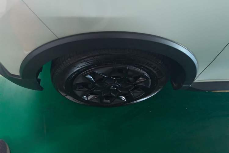 Used Wuling Hongguang MINIEV 2022 GAMEBOY 200km Gaming Edition with Lithium Iron Phosphate Left Front Wheel Hub