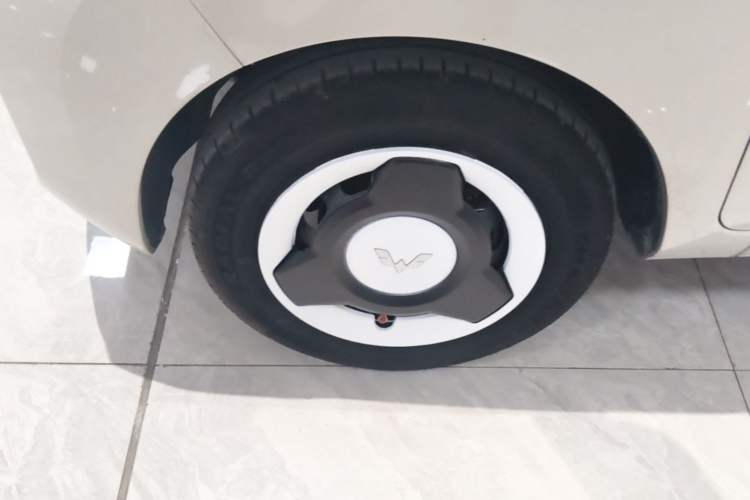 Used Wuling Hongguang MINIEV 2022 Macaron Premium Model – Lithium Ternary Battery Left Front Wheel Hub