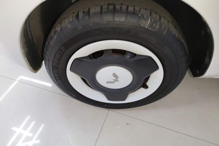 Used Wuling Hongguang MINIEV 2022 Easy Version Lithium Iron Phosphate Left Front Wheel Hub