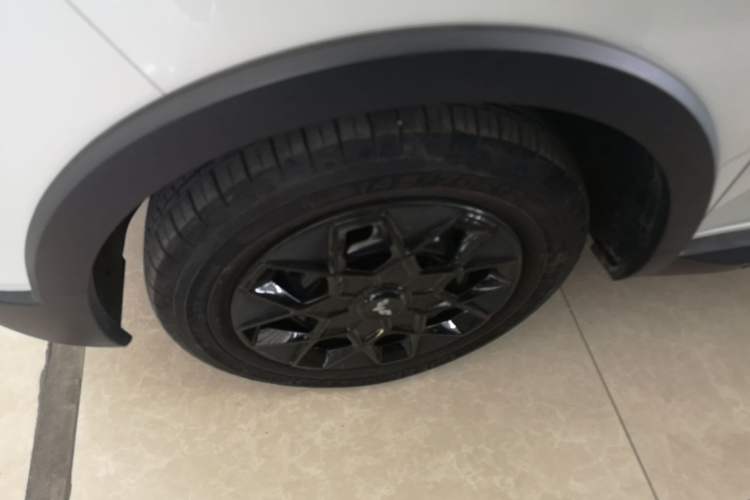 Used Wuling Hongguang MINIEV 2022 GAMEBOY 200km Gaming Edition with Lithium Iron Phosphate Left Front Wheel Hub