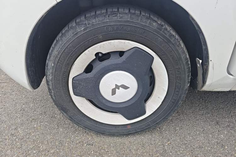 Used Wuling Hongguang MINIEV 2022 Easy Version Lithium Iron Phosphate Left Front Wheel Hub
