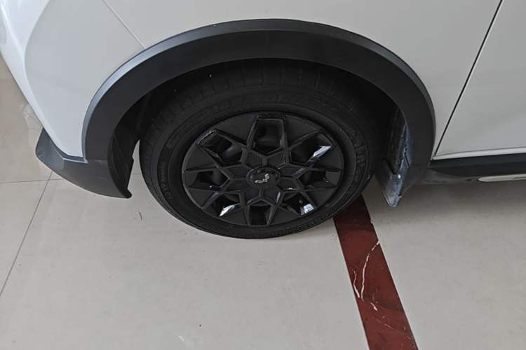 Used Wuling Hongguang MINIEV 2022 GAMEBOY 300km Enthusiast Model with Lithium Iron Phosphate Left Front Wheel Hub