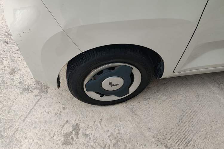 Used Wuling Hongguang MINIEV 2022 Macaron Premium Model – Lithium Iron Phosphate Left Front Wheel Hub