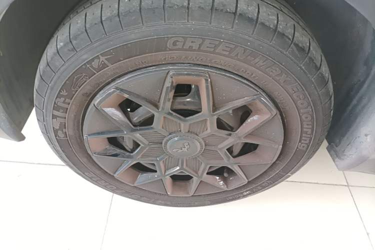 Used Wuling Hongguang MINIEV 2022 GAMEBOY 200km Gaming Edition with Lithium Iron Phosphate Left Front Wheel Hub