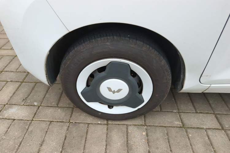 Used Wuling Hongguang MINIEV 2022 Zizai Version Lithium Iron Phosphate Left Front Wheel Hub