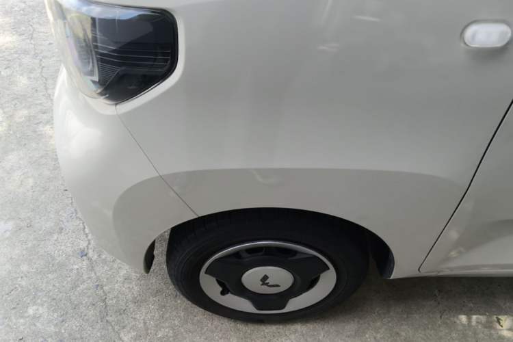 Used Wuling Hongguang MINIEV 2022 Macaron Premium Model – Lithium Iron Phosphate Left Front Wheel Hub