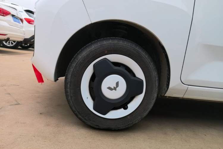 Used Wuling Hongguang MINIEV 2022 Easy Version Lithium Iron Phosphate Left Front Wheel Hub