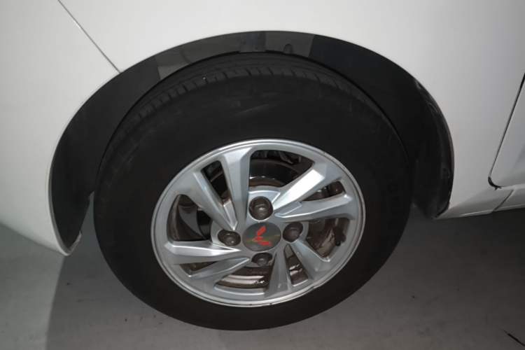 Used Wuling Hongguang MINIEV 2022 Zizai Version Lithium-NMC Left Front Wheel Hub