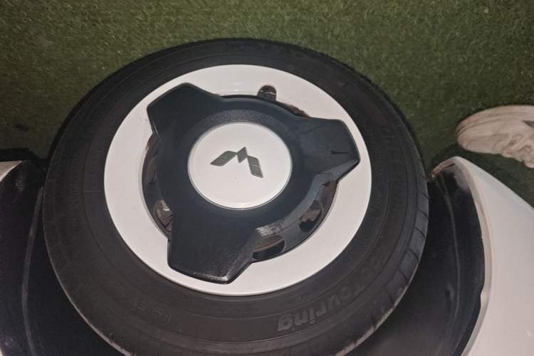 Used Wuling Hongguang MINIEV 2022 Easy Version Lithium-NMC Left Front Wheel Hub