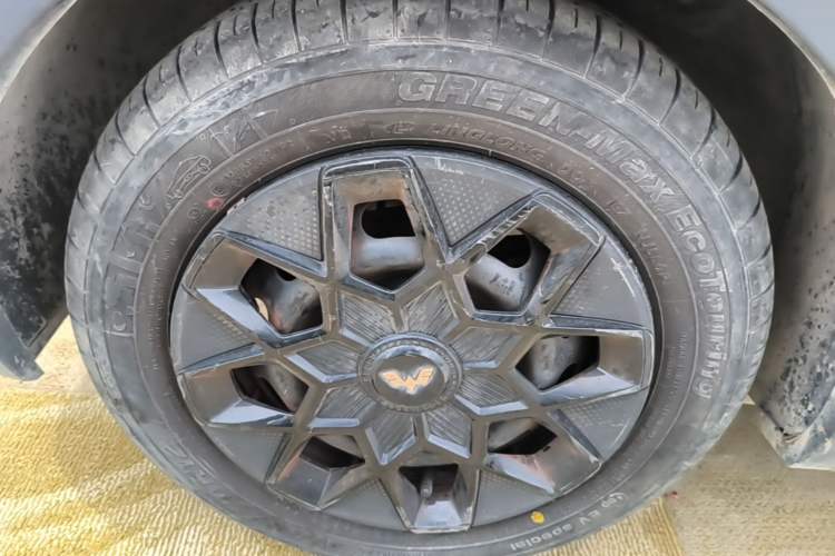 Used Wuling Hongguang MINIEV 2022 GAMEBOY 200km Gaming Edition with Lithium Iron Phosphate Left Front Wheel Hub