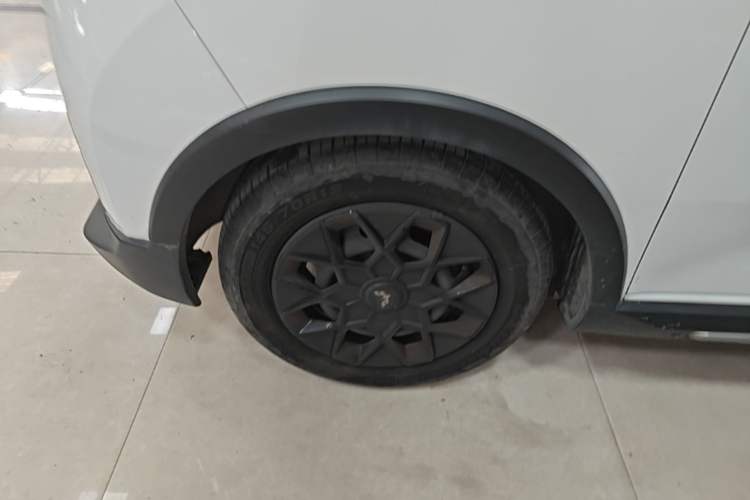 Used Wuling Hongguang MINIEV 2022 GAMEBOY 300km Enthusiast Model with Lithium Iron Phosphate Left Front Wheel Hub