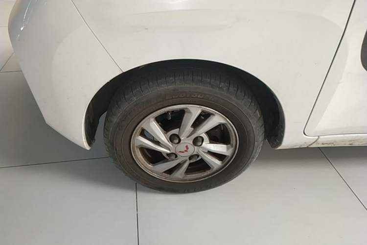 Used Wuling Hongguang MINIEV 2022 Zizai Version Lithium Iron Phosphate Left Front Wheel Hub