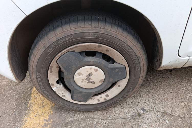 Used Wuling Hongguang MINIEV 2022 Easy Version Lithium Iron Phosphate Left Front Wheel Hub