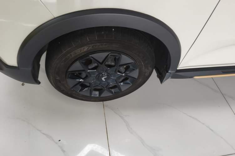 Used Wuling Hongguang MINIEV 2022 GAMEBOY 200km Gaming Edition with Lithium Iron Phosphate Left Front Wheel Hub