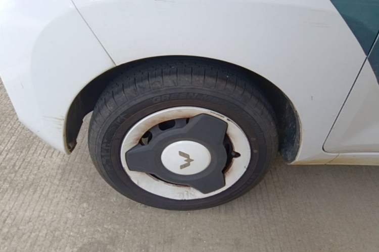Used Wuling Hongguang MINIEV 2022 Enjoy Edition Lithium Iron Phosphate Left Front Wheel Hub