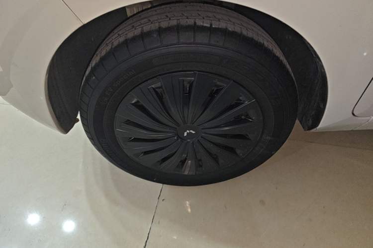 Used Wuling Hongguang MINIEV 2022 Macaron Premium Model – Lithium Iron Phosphate Left Front Wheel Hub