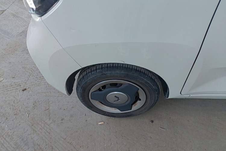 Used Wuling Hongguang MINIEV 2022 Macaron Fashion Edition Lithium-Nickel-Cobalt-Alpha-oxide Left Front Wheel Hub