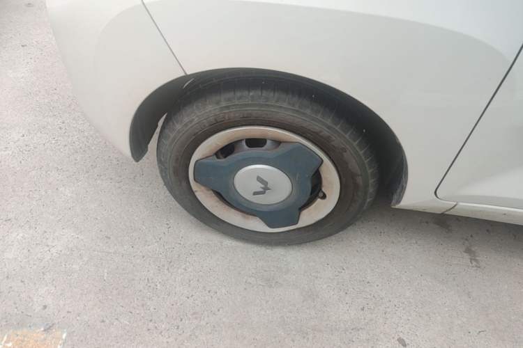 Used Wuling Hongguang MINIEV 2022 Macaron Premium Model – Lithium Iron Phosphate Left Front Wheel Hub