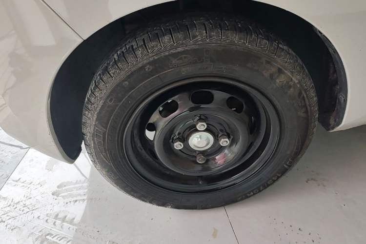 Used Wuling Hongguang MINIEV 2022 Macaron Premium Model – Lithium Iron Phosphate Left Front Wheel Hub
